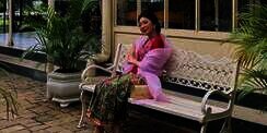 Potret Claradevi Keliling Kota Tokyo dengan Kebaya, Disebut Mirip Ratna Sari Dewi 
