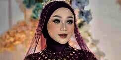 Mewah, Tampilan Pengantin Hijab dengan Veil Bernuansa Ungu