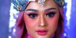 Pink Makeup Bernuansa Dreamy, Wajah Jadi Mirip Tokoh Animasi