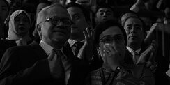 Video Sri Mulyani Menangis di Pundak Suami Saat Pegawai Kemenkeu Nyanyikan `Bahasa Kalbu`