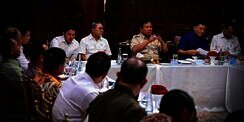 Banjir Kritikan, Prabowo Gelar Rapat Evaluasi MBG di Kediamannya