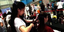 Keseruan Hairstyling Bareng Viva Cosmetics dan Remington di Campus Beauty Fair