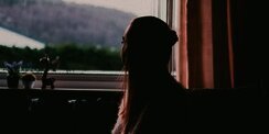 Cara Mengatasi Homesick Saat Baru Merantau ke Luar Kota