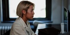 Cara Sukses di Tempat Kerja sebagai Introvert Tanpa Harus Berubah Menjadi Ekstrovert