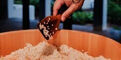 Mengapa Nasi Baru Matang Harus Segera Diaduk