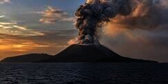 Anak Krakatau Kembali Kirim Abu, dari 1883 hingga 2026