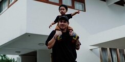 8 Cara Membantu Anak Mengembangkan Kecerdasan Intelektual dan Emosional