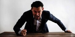 7 Tanda Anda Punya Bos Toxic yang Bisa Mengganggu Karier dan Kesehatan Mental