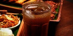 Teh Panas atau Es, Mana yang Lebih Banyak Mengandung Antioksidan?