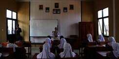 Dari Plastik Tak Laku Jadi Gedung Sekolah di Garut