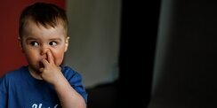 Mengapa Anak Suka Makan Upil? Sains Punya Penjelasan di Balik Kebiasaan Ini