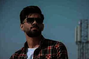 Bye Kering & Kaku, 7 Tips Agar Rambut Pria Terasa Lembut