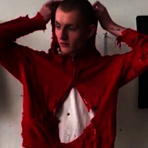 Jaket 'Rombeng' Balenciaga Rp15,8 Juta Ludes Terjual