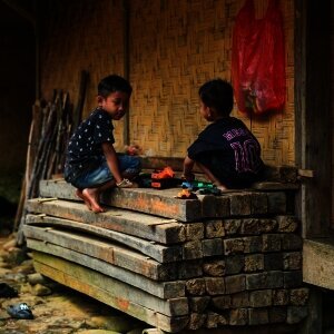 Anak Ditinggal Sendirian saat Masih Kecil, Di Mana Batas Kebebasan dalam Pola Asuh?