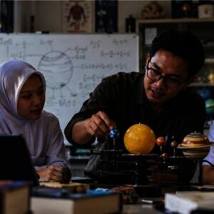 Kalau Sains Penting, Kenapa Terasa Asing?
