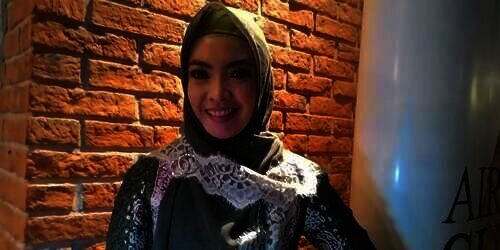 Tahun Baru Islam 1437 H, Inggrid Kansil Perbaiki Ibadah Tahun Baru Islam 1437 H, Inggrid Kansil Perbaiki Ibadah