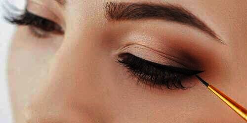 Tips Memakai EyeLiner Sesuai Bentuk Mata Tips Memakai EyeLiner Sesuai Bentuk Mata