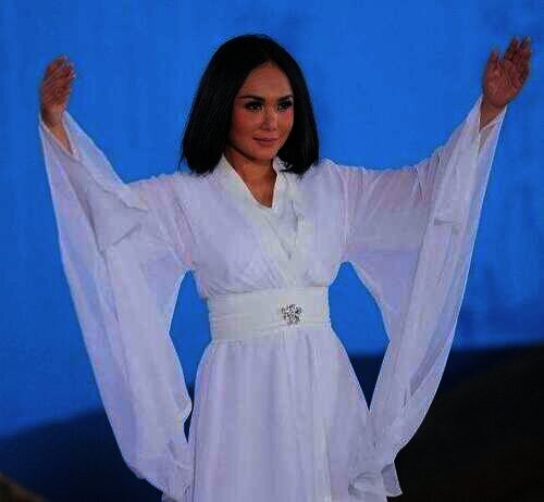 yuni shara
