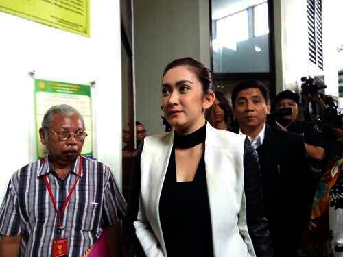 Nafa urbach didampingi tim kuasa hukum