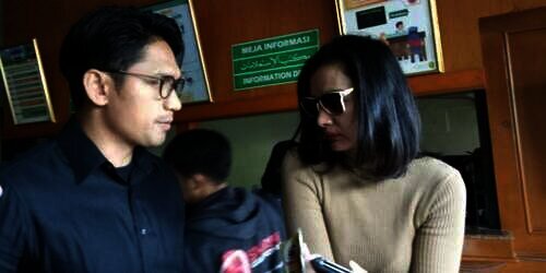 Ibnu Jamil dan Ade Maya