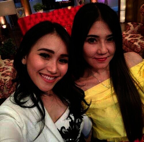 via vallen dan ayu ting ting