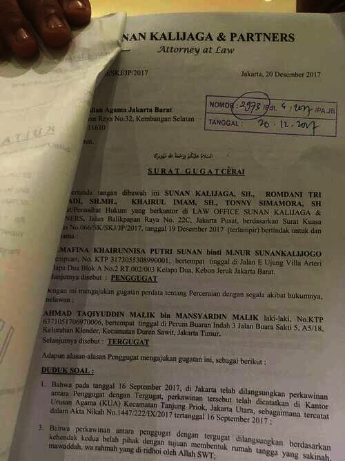 Surat gugatan cerai Salma