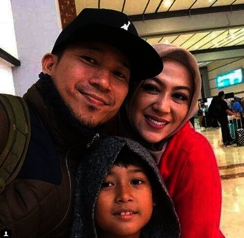 keluarga denny cagur