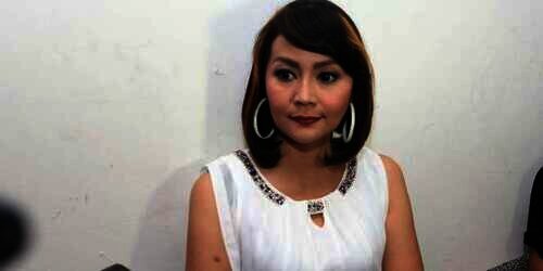 Curhat Tessa Kaunang Lihat Eks-Suami Gerebek Rumah Subuh-subuh Curhat Tessa Kaunang Lihat Eks-Suami Gerebek Rumah Subuh-subuh