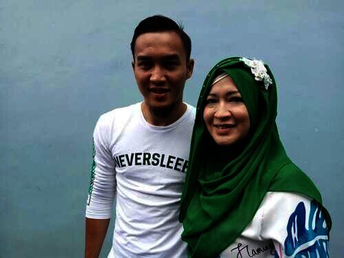 okie agustina dan suami
