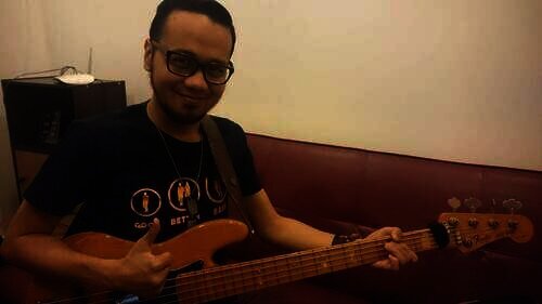 Andika basis kerispatih band