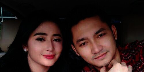 dewi perssik