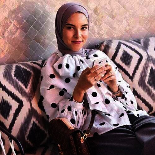 Instagram.com/happilyamira