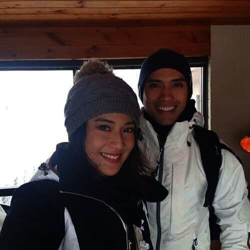 Dian Sastro dan suami