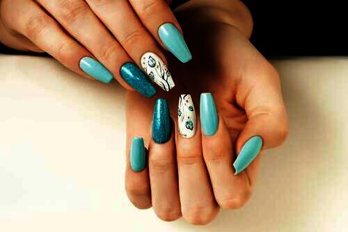 Kuku Akrilik Lagi Ngetren