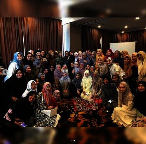 pengajia prilly latuconsina