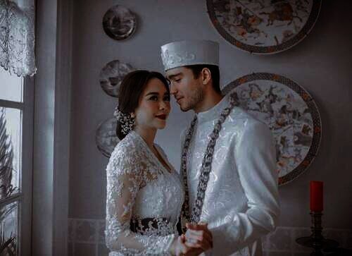 Gaun Pengantin Aura Kasih