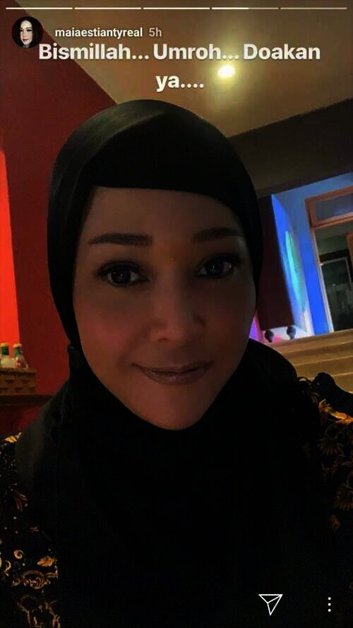 Maia Estianty Berhijab