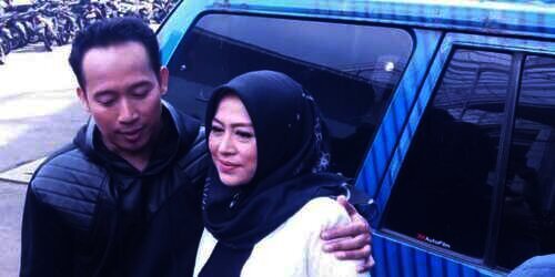 denny dan istrinya