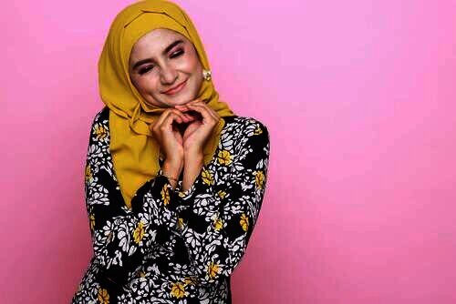 Padu Padan Busana Colorful Biar Makin Chic