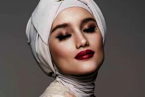 Cinta Laura