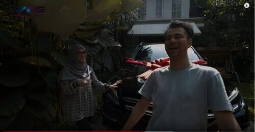 Amy qanita mencium Raffi Ahmad