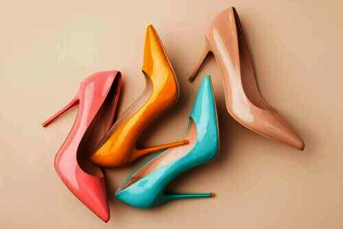 Pointed shoes