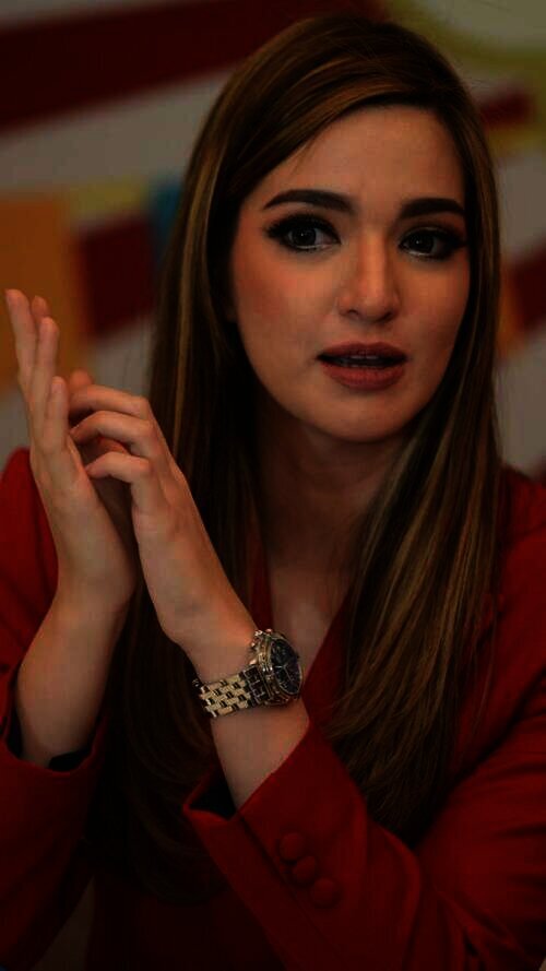 Pamer Foto Polos, Cantiknya Nia Ramadhani Bukan Kaleng-kaleng