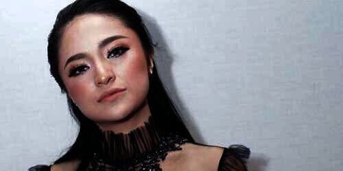 Panen Kritik Sampai Pujian, Cantiknya Marshanda Bak Boneka Hidup