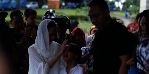 bcl dan noah di makam
