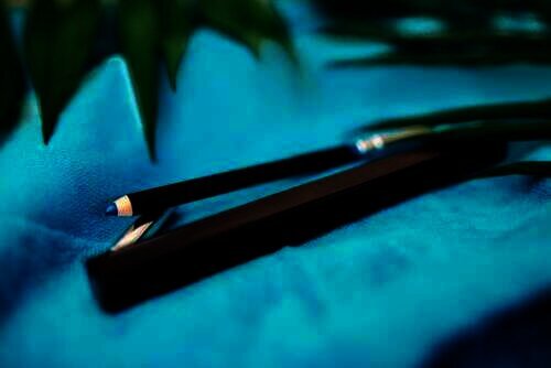 Eyeliner biru