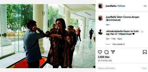 Adu sikut.