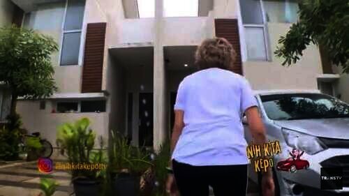 penampakan depan rumah pinkan