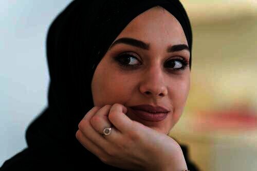 Hijab hitam