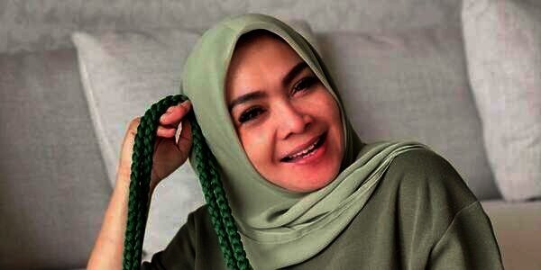 Mama Ritah Mama Rieta Santai di Rumah Pakai Sandal Teplek Metalik, Ternyata ...